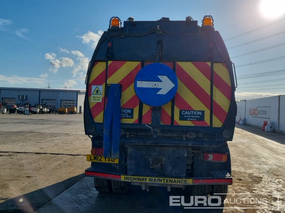 2012 DAF LF55.220 - Balayeuse de voirie: photos 4 2012 DAF LF55.220 - Balayeuse de voirie: photos 4