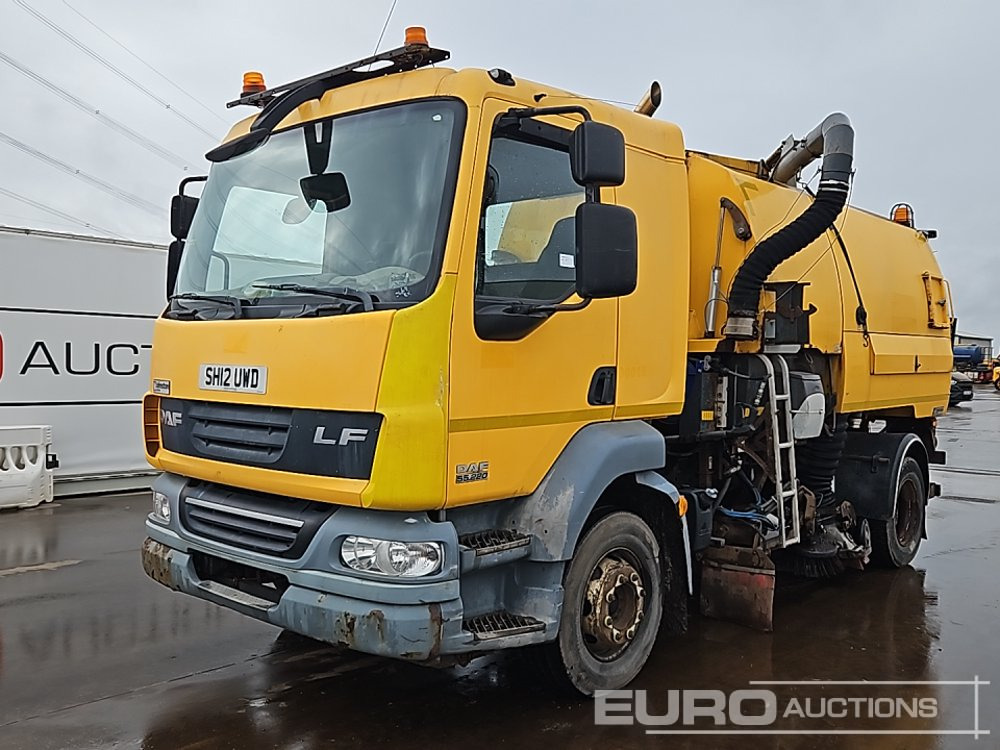 2012 DAF LF55.220 - Balayeuse de voirie: photos 1 2012 DAF LF55.220 - Balayeuse de voirie: photos 1