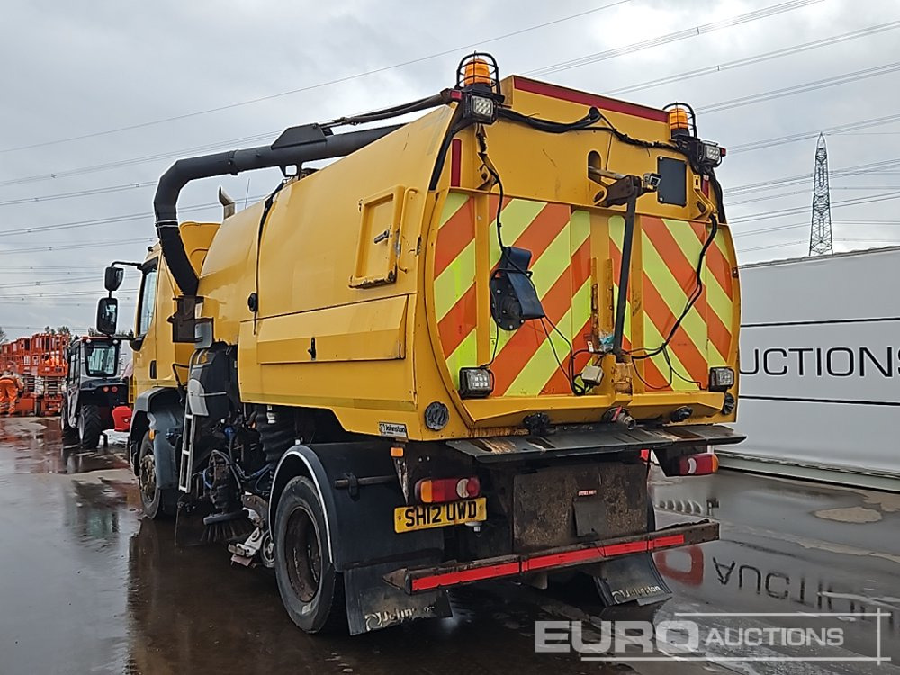 2012 DAF LF55.220 - Balayeuse de voirie: photos 3 2012 DAF LF55.220 - Balayeuse de voirie: photos 3