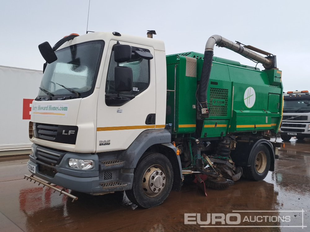 2013 DAF LF55.220 - Balayeuse de voirie: photos 1 2013 DAF LF55.220 - Balayeuse de voirie: photos 1