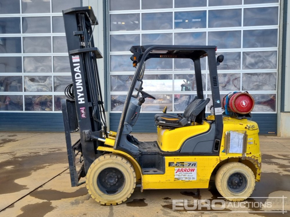 2013 Hyundai 30L-7A - Chariot élévateur: photos 2 2013 Hyundai 30L-7A - Chariot élévateur: photos 2