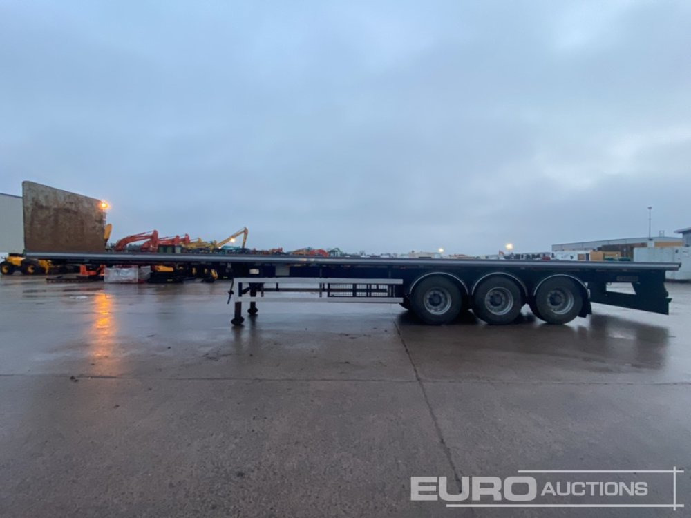 2013 SDC 45' Tri Axle Flat Trailer, Goal Post Sockets, Twist Locks, BPW Axles - Semi-remorque plateau: photos 2 2013 SDC 45' Tri Axle Flat Trailer, Goal Post Sockets, Twist Locks, BPW Axles - Semi-remorque plateau: photos 2