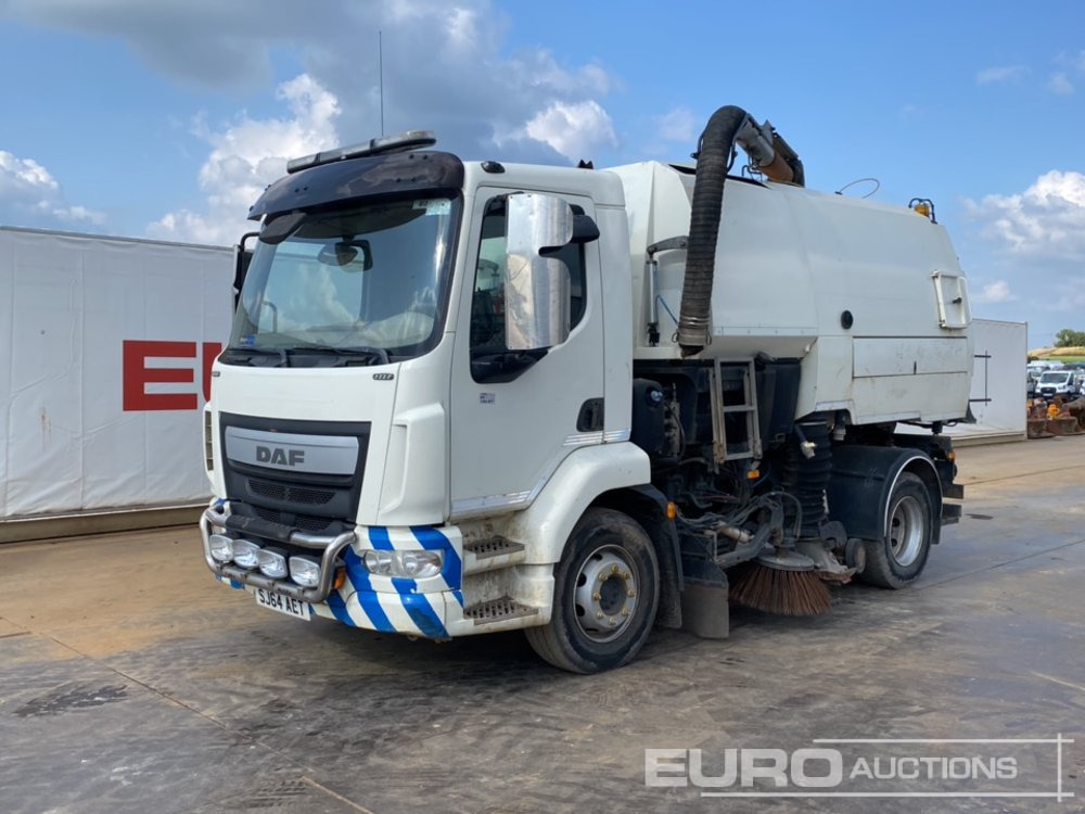 2014 DAF LF 220 - Balayeuse de voirie: photos 1 2014 DAF LF 220 - Balayeuse de voirie: photos 1