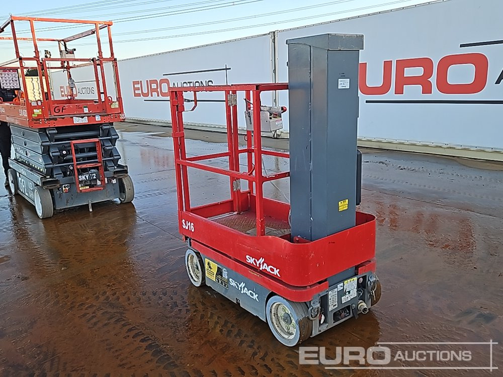 2014 SkyJack SJ 16 - Nacelle: photos 3 2014 SkyJack SJ 16 - Nacelle: photos 3