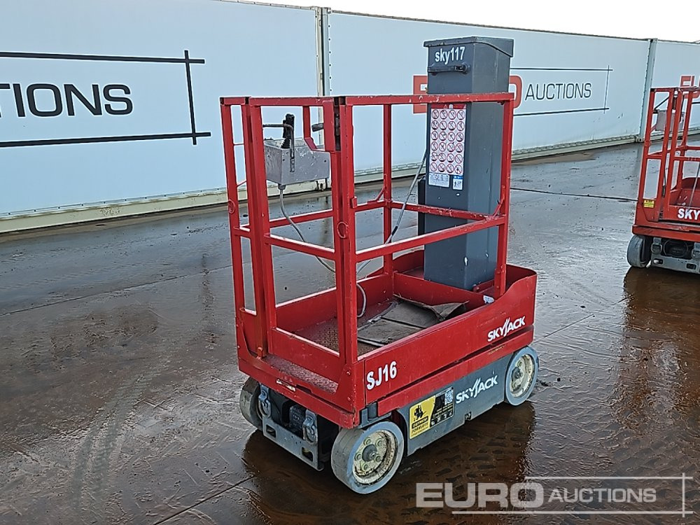 2014 SkyJack SJ 16 - Nacelle: photos 1 2014 SkyJack SJ 16 - Nacelle: photos 1