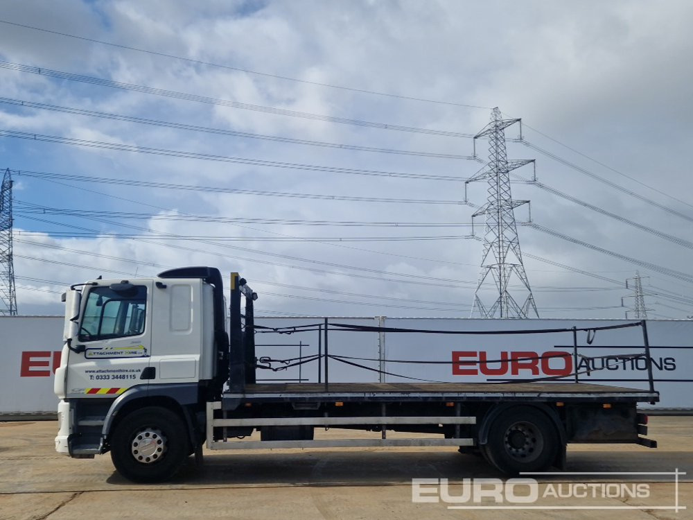 2015 DAF CR310 - Camion plateau: photos 2 2015 DAF CR310 - Camion plateau: photos 2