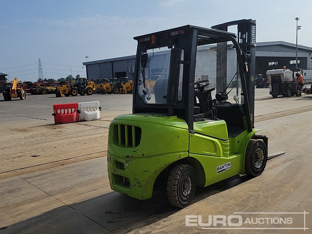 2016 Clark GTS25D - Chariot élévateur: photos 5 2016 Clark GTS25D - Chariot élévateur: photos 5