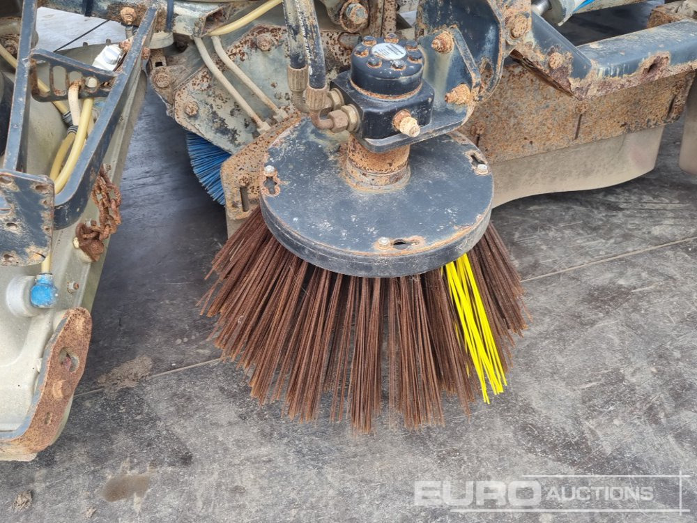 Balayeuse de voirie 2016 DAF LF220: photos 27