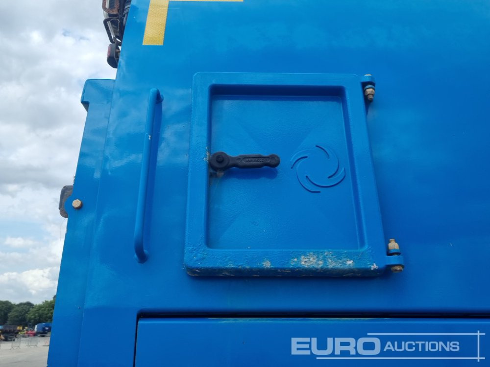 Balayeuse de voirie 2016 DAF LF220: photos 24