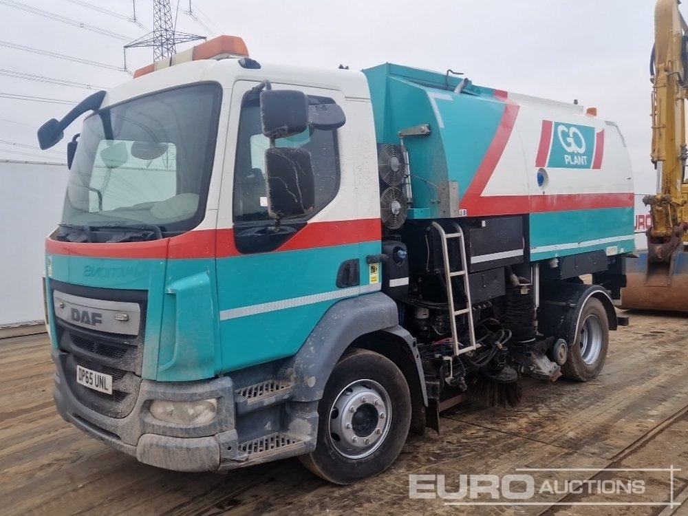 2016 DAF LF55.220 - Balayeuse de voirie: photos 1 2016 DAF LF55.220 - Balayeuse de voirie: photos 1