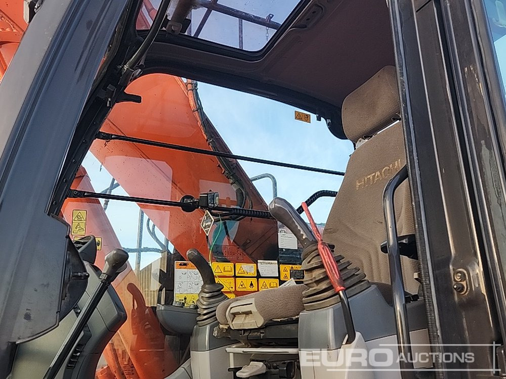 Pelle sur chenille 2016 Hitachi ZX225USLC-5B: photos 37 Pelle sur chenille 2016 Hitachi ZX225USLC-5B: photos 37