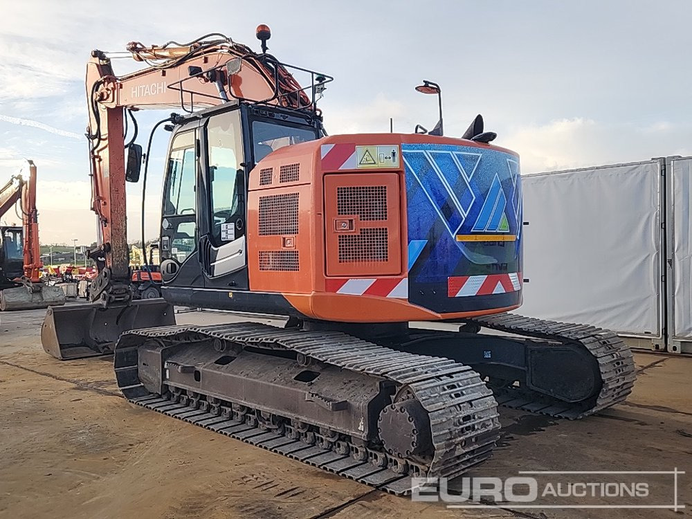 2016 Hitachi ZX225USLC-5B - Pelle sur chenille: photos 3 2016 Hitachi ZX225USLC-5B - Pelle sur chenille: photos 3