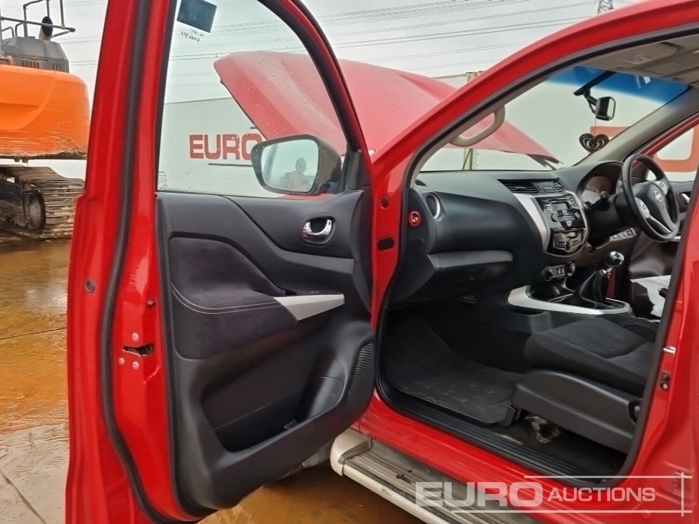 Pick-up 2016 Nissan Navara: photos 25
