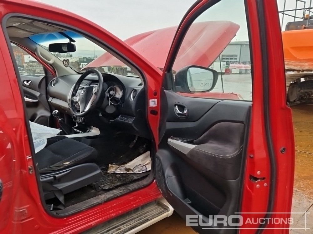 Pick-up 2016 Nissan Navara: photos 27