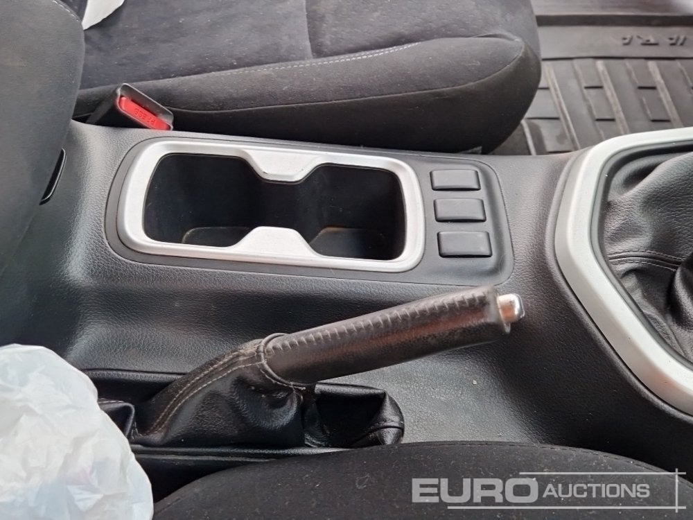 Pick-up 2016 Nissan Navara: photos 29