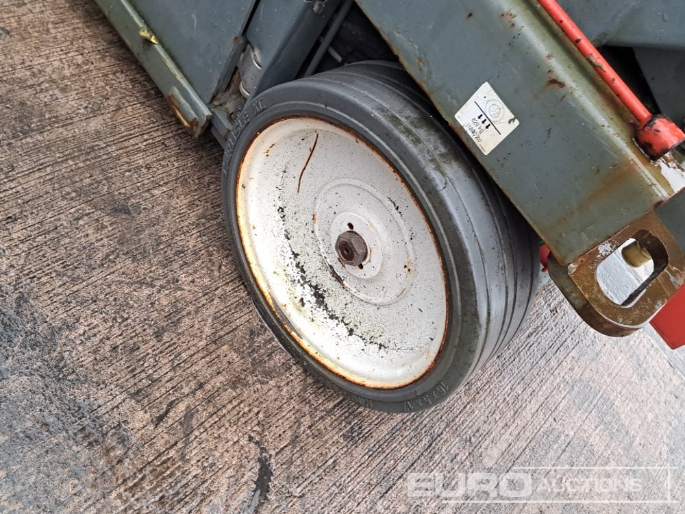 2016 SkyJack SJ3226 - Nacelle: photos 5 2016 SkyJack SJ3226 - Nacelle: photos 5