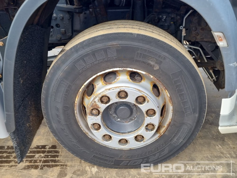 Camion fourgon 2017 DAF CF260: photos 11