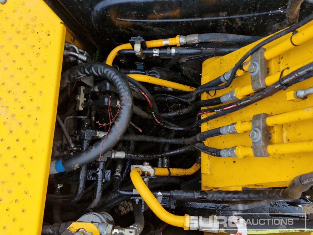 Pelle sur chenille 2017 JCB JS131LC: photos 30