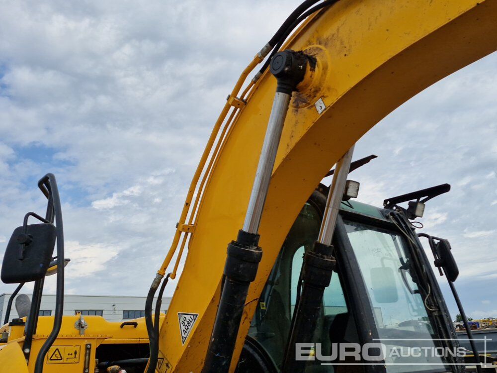 Pelle sur chenille 2017 JCB JS131LC: photos 22