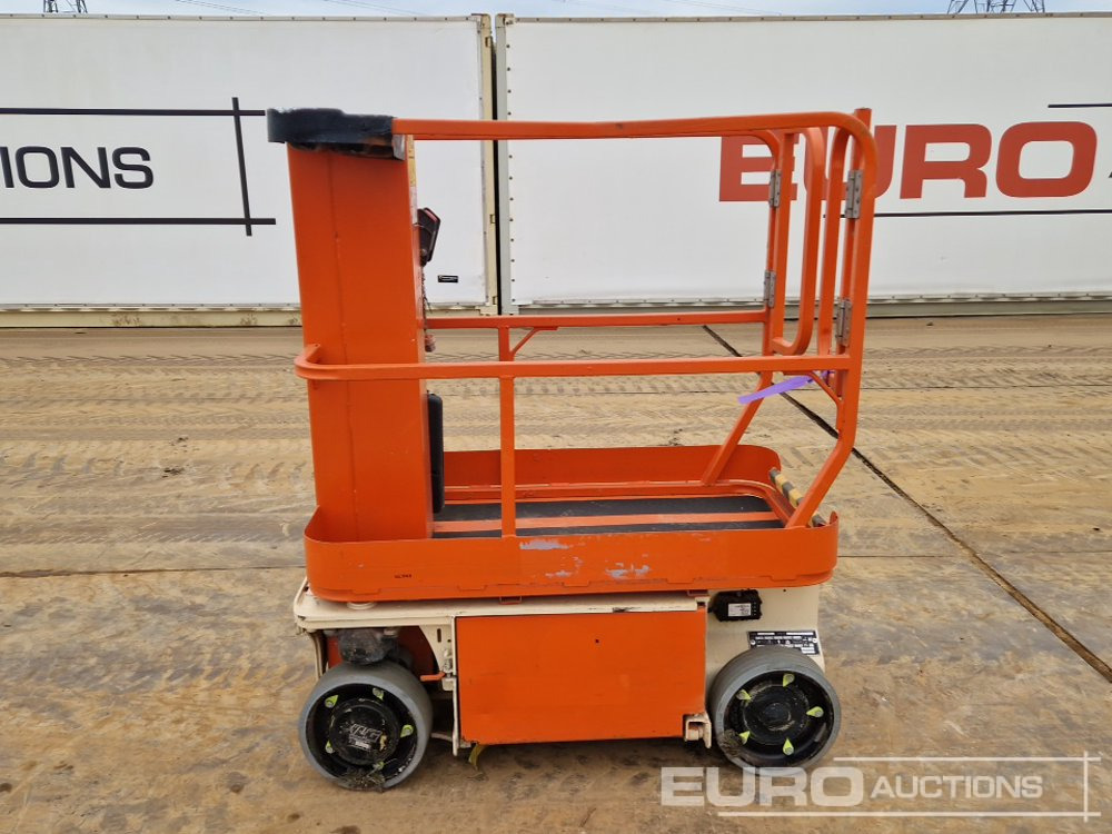 2017 JLG 1230ES - Nacelle: photos 2 2017 JLG 1230ES - Nacelle: photos 2