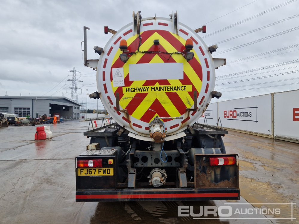 2017 Mercedes Arocs 3240 - Camion citerne: photos 4 2017 Mercedes Arocs 3240 - Camion citerne: photos 4