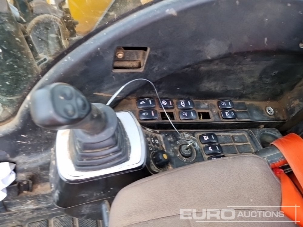 Pelle sur chenille 2018 JCB JS131LC: photos 40