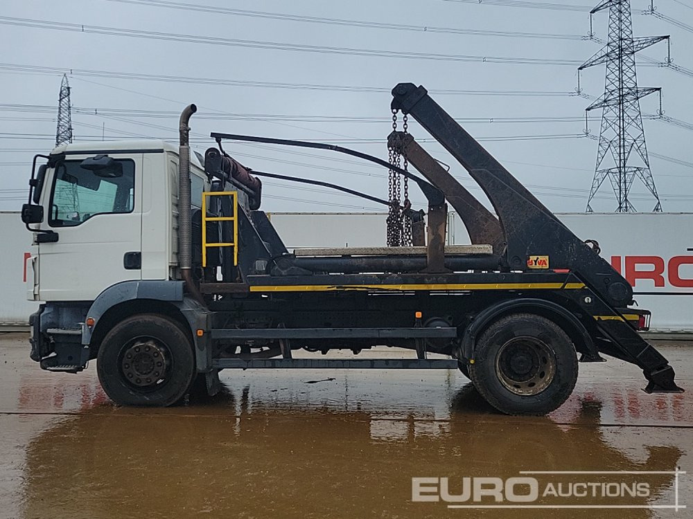 2018 MAN 4x2 Skip Loader Lorry, Extendable Arms, Easy Sheet, Reverse Camera, A/C, Manual Gearbox (Reg. Docs. Available) - Camion multibenne: photos 2 2018 MAN 4x2 Skip Loader Lorry, Extendable Arms, Easy Sheet, Reverse Camera, A/C, Manual Gearbox (Reg. Docs. Available) - Camion multibenne: photos 2