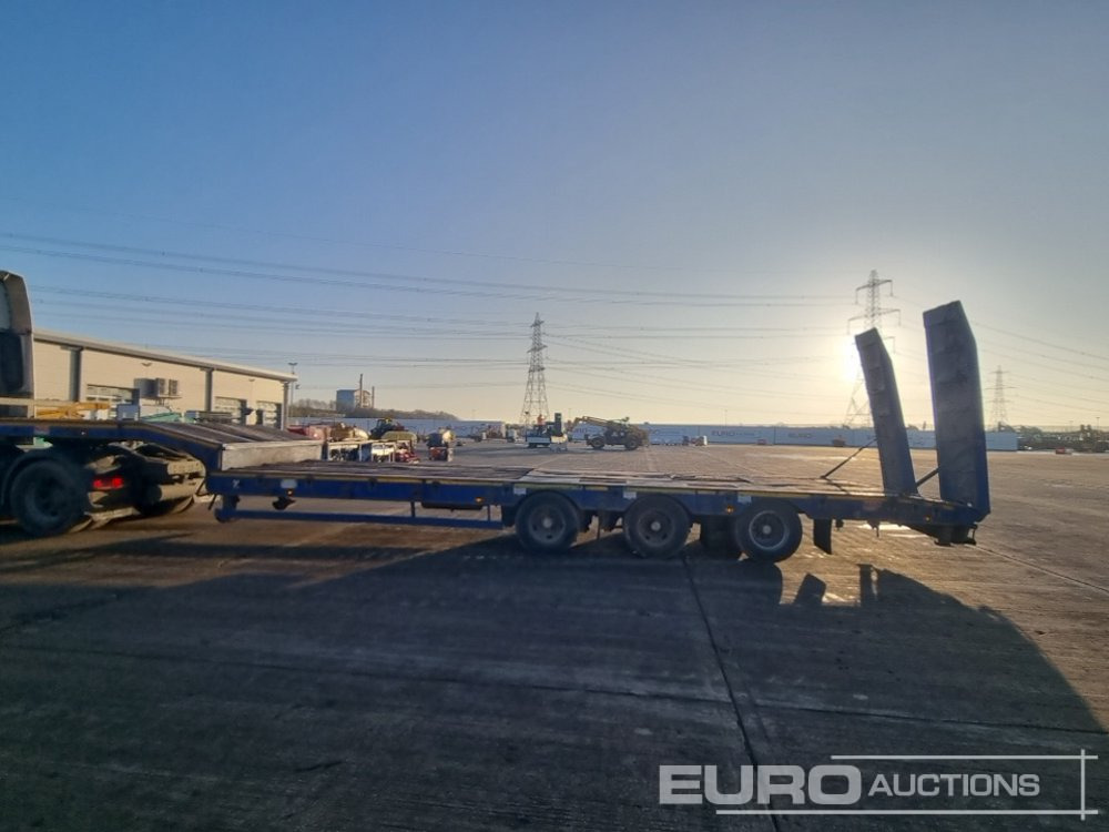 2018 McCauley Tri Axle Step Frame Low Loader Trailer, Out Riggers, Hydraulic Ramps - Semi-remorque surbaissé: photos 2 2018 McCauley Tri Axle Step Frame Low Loader Trailer, Out Riggers, Hydraulic Ramps - Semi-remorque surbaissé: photos 2