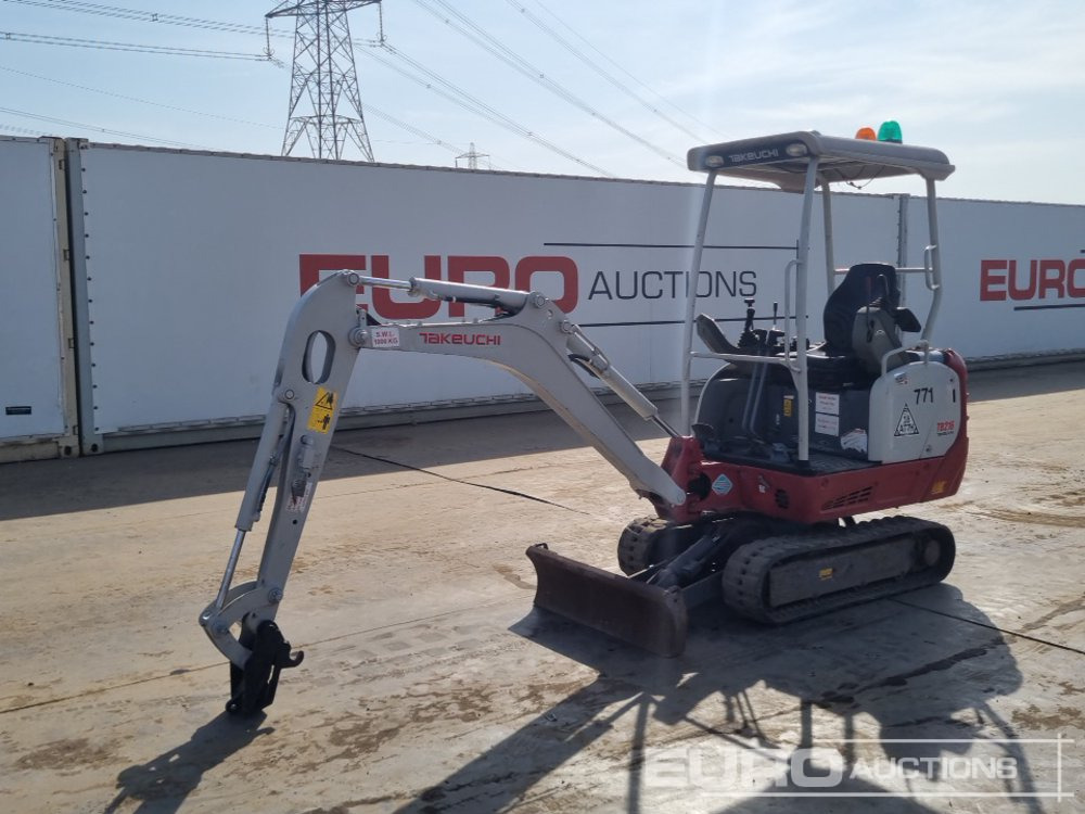 2018 Takeuchi TB216 - Mini pelle: photos 1 2018 Takeuchi TB216 - Mini pelle: photos 1