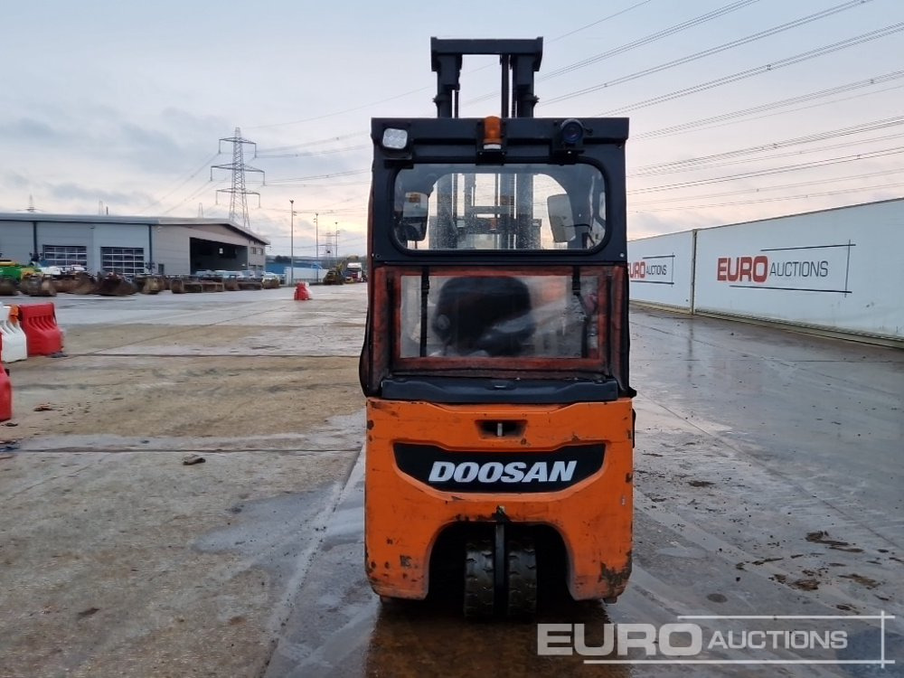 2019 Doosan B15T-7 - Chariot élévateur: photos 4 2019 Doosan B15T-7 - Chariot élévateur: photos 4