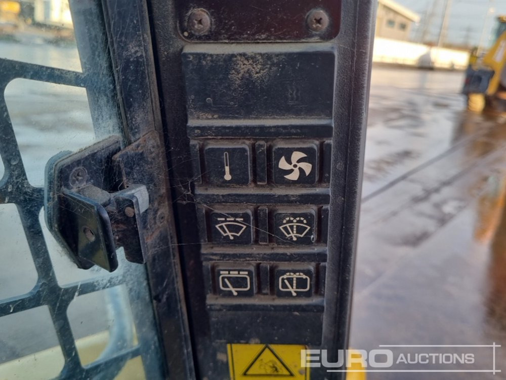 Mini chargeuse 2019 Gehl R150: photos 35 Mini chargeuse 2019 Gehl R150: photos 35