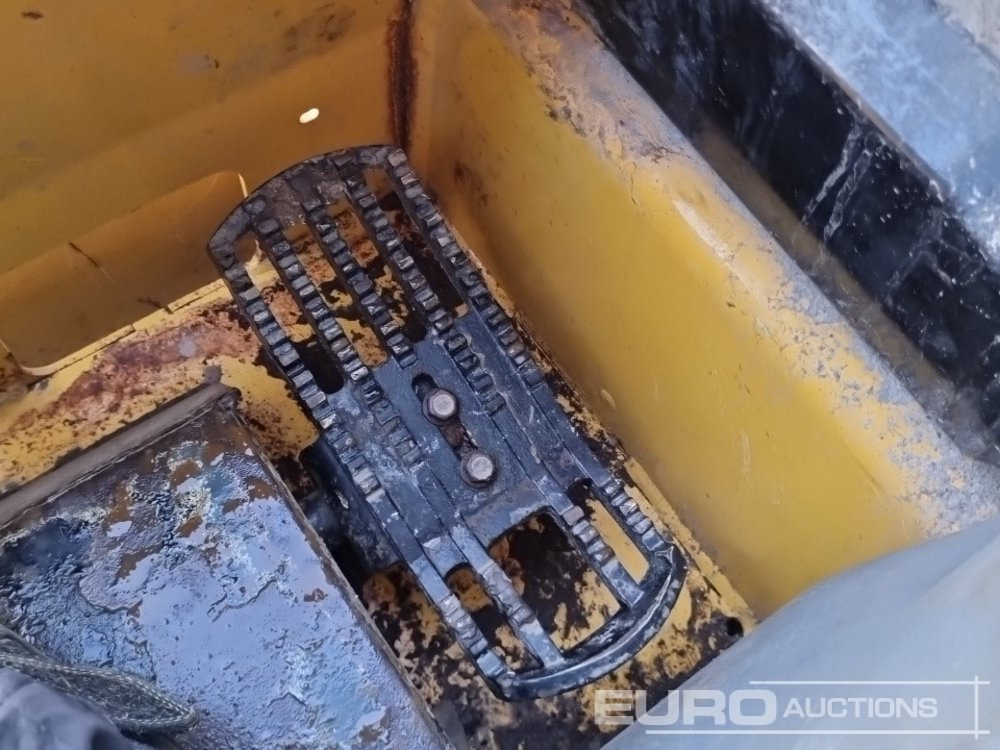 Mini chargeuse 2019 Gehl R150: photos 31 Mini chargeuse 2019 Gehl R150: photos 31