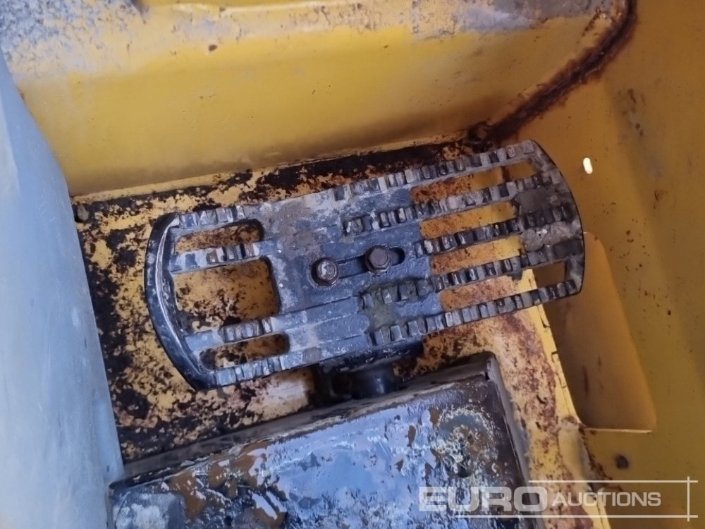 Mini chargeuse 2019 Gehl R150: photos 33 Mini chargeuse 2019 Gehl R150: photos 33