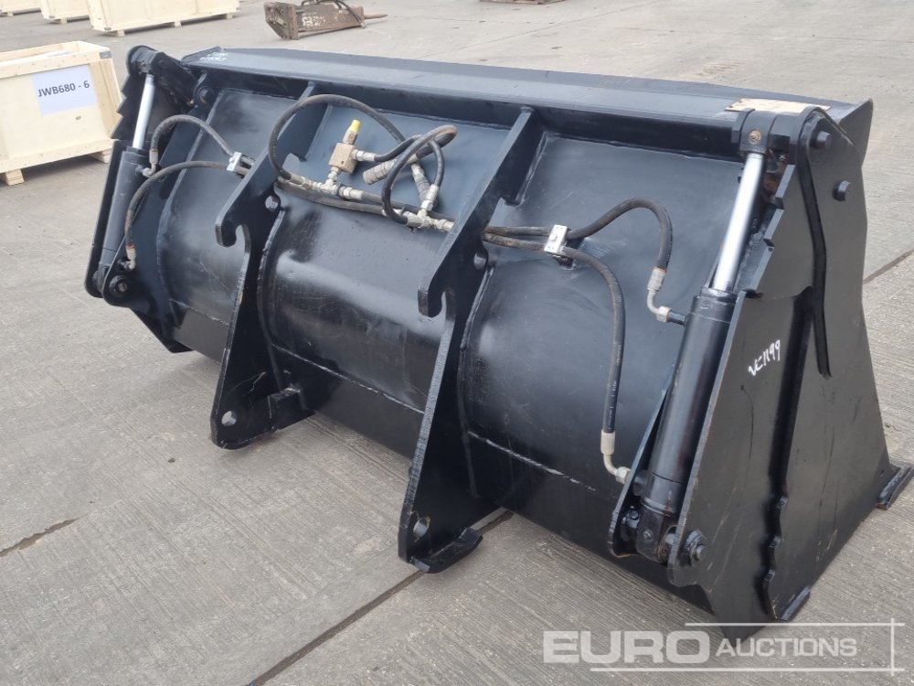 Godet 2019 JCB 76" 3 in 1 Bucket to suit Telehandler: photos 11