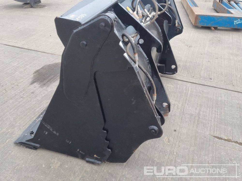 Godet 2019 JCB 76" 3 in 1 Bucket to suit Telehandler: photos 15
