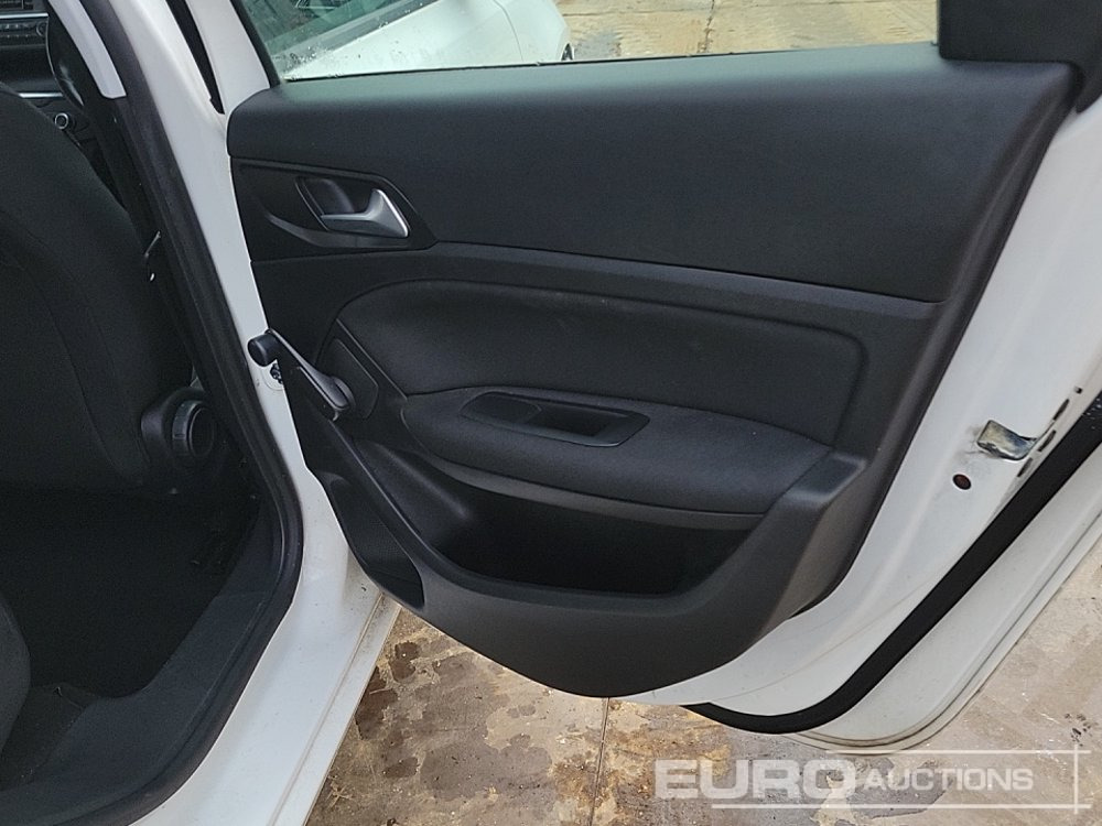 Voiture 2020 Peugeot 308: photos 25