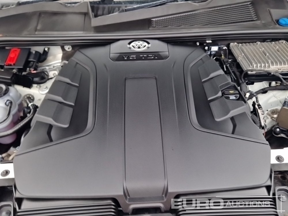 SUV 2020 Volkswagen Touareg: photos 43