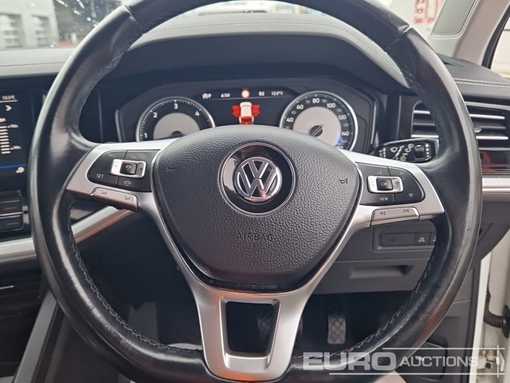 SUV 2020 Volkswagen Touareg: photos 28
