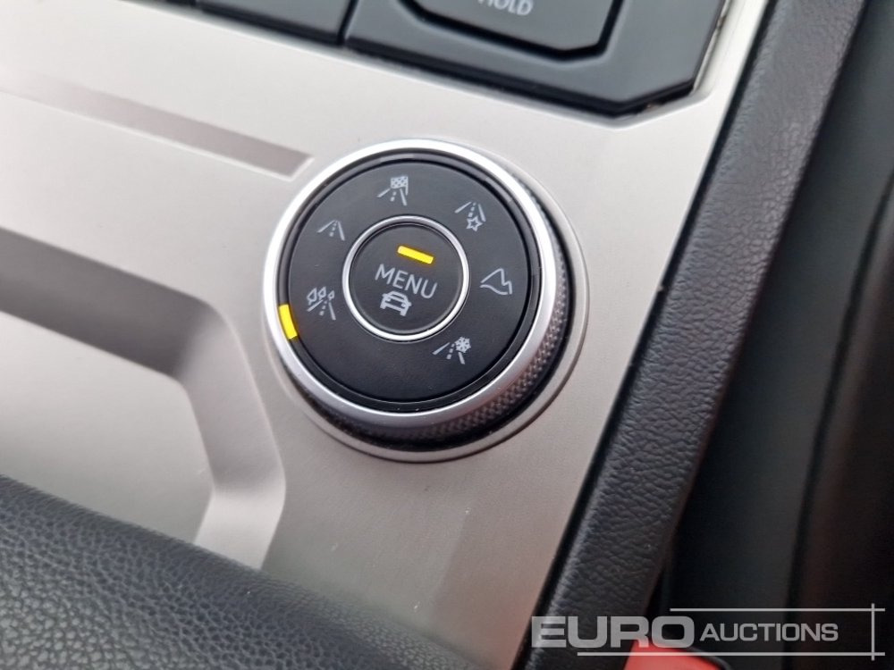 SUV 2020 Volkswagen Touareg: photos 37