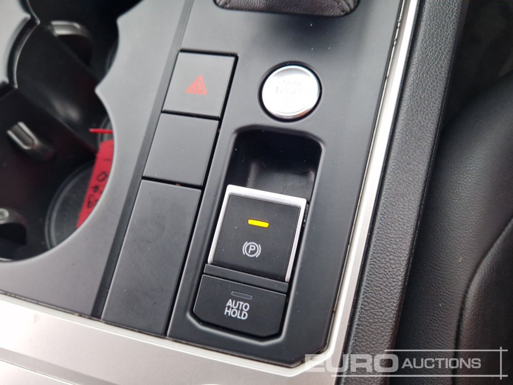 SUV 2020 Volkswagen Touareg: photos 36