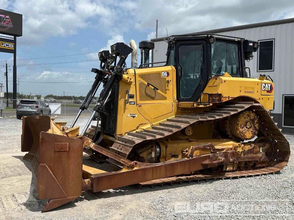 2021 CAT D6 LGP - Bulldozer: photos 1 2021 CAT D6 LGP - Bulldozer: photos 1
