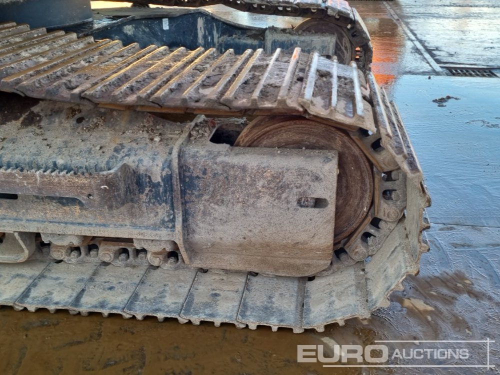 Pelle sur chenille 2021 JCB 220X LC: photos 14