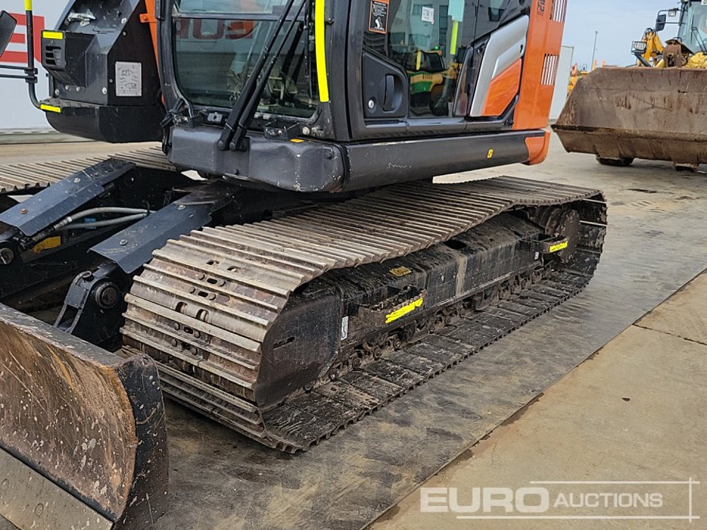 Pelle sur chenille 2022 Hitachi ZX135USBL-7: photos 9
