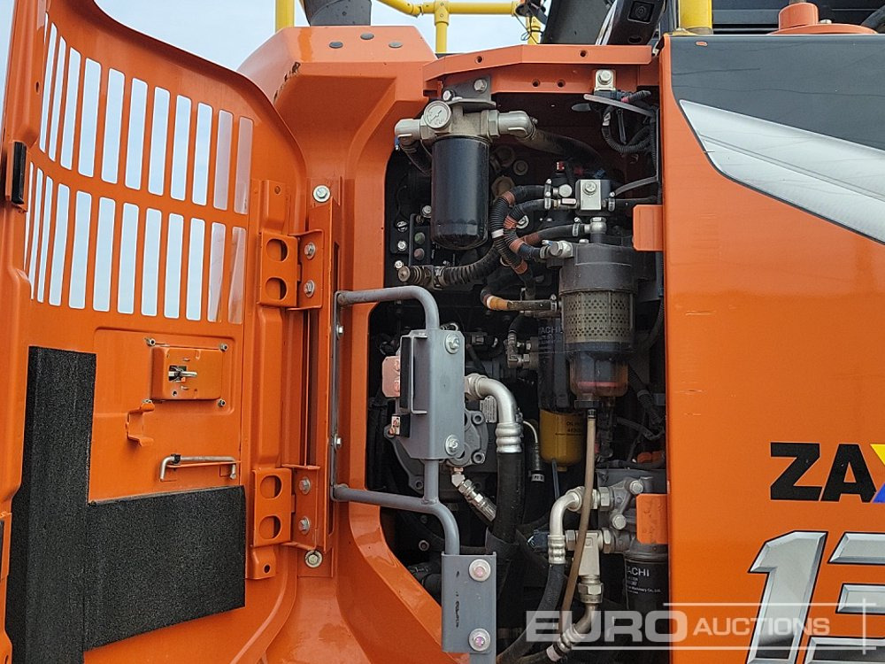 Pelle sur chenille 2022 Hitachi ZX135USBL-7: photos 43