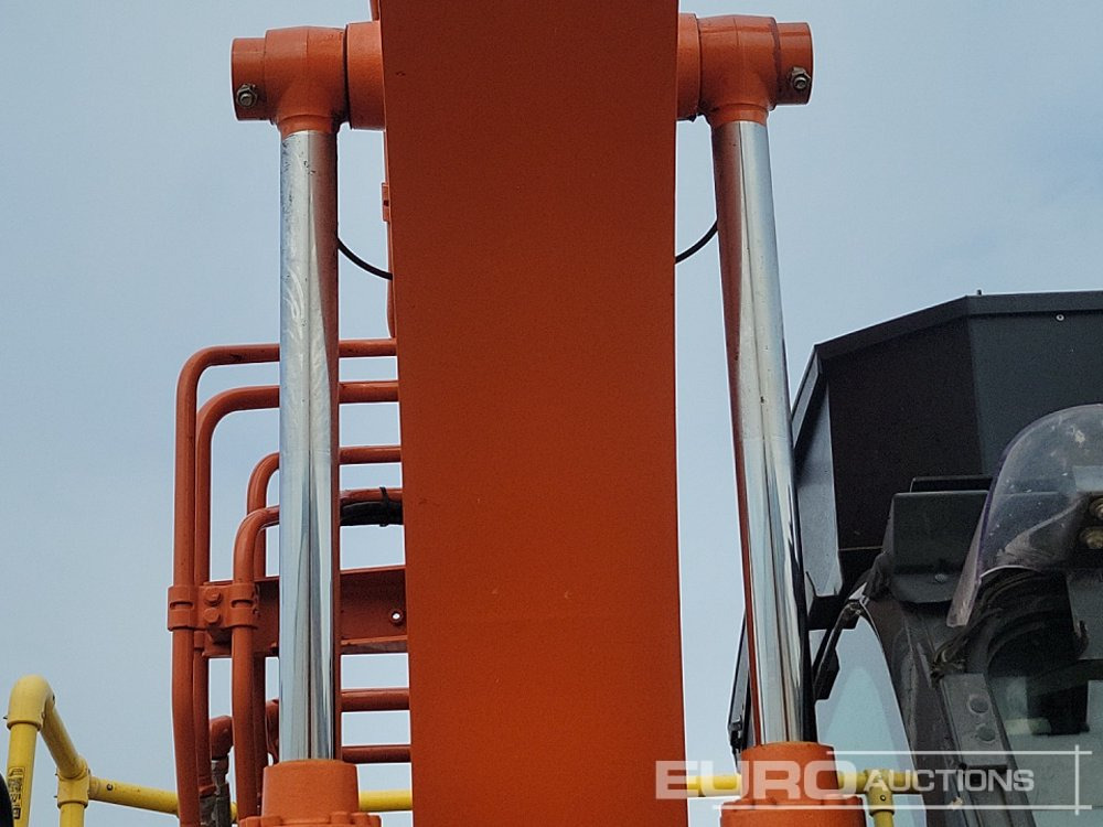 Pelle sur chenille 2022 Hitachi ZX135USBL-7: photos 27