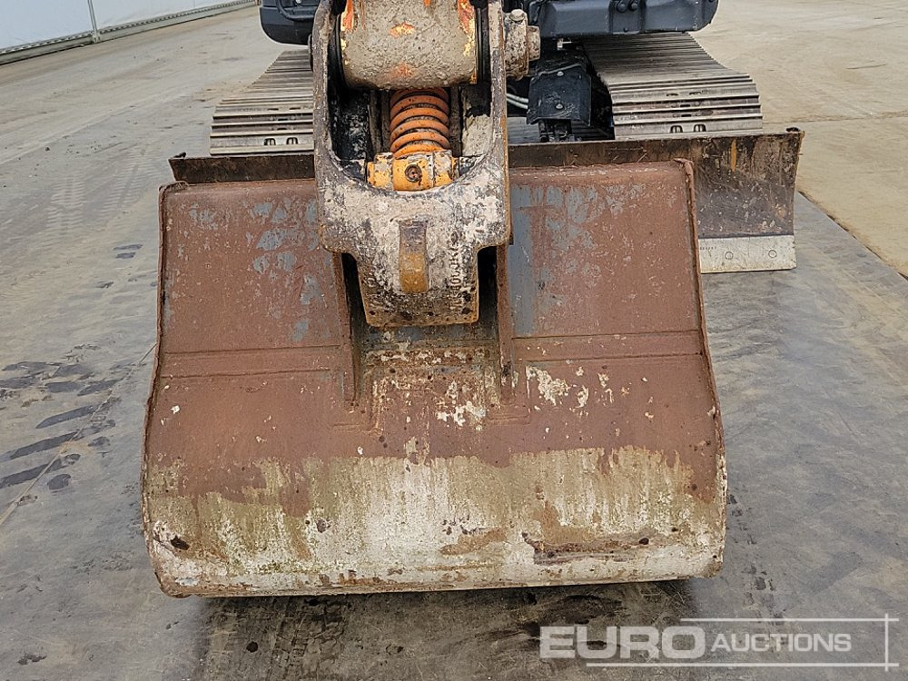 Pelle sur chenille 2022 Hitachi ZX135USBL-7: photos 21