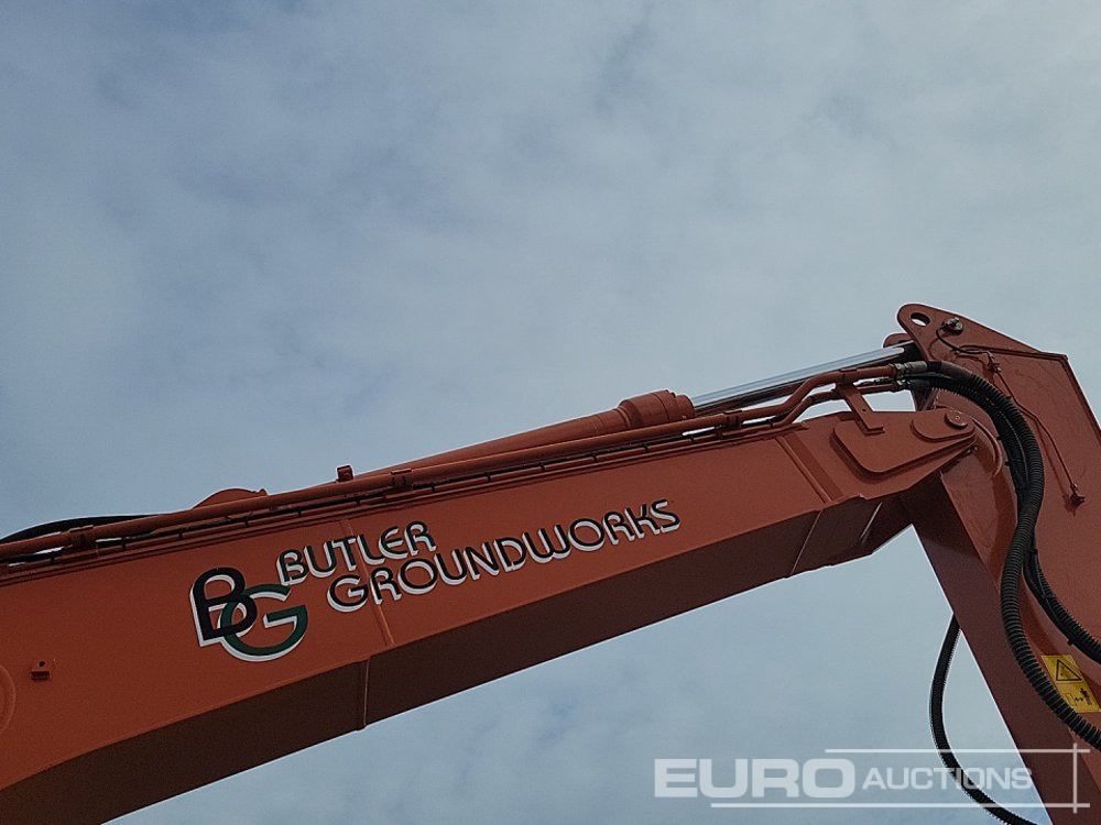 Pelle sur chenille 2022 Hitachi ZX135USBL-7: photos 30