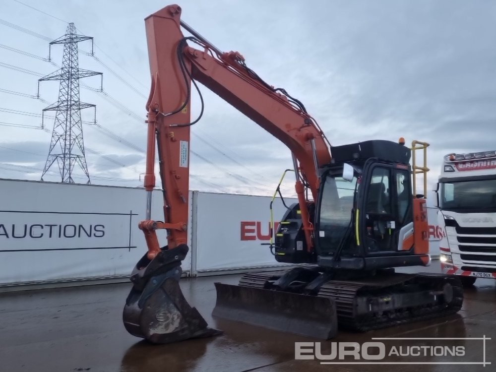 2023 Hitachi ZX135USBL-7 - Pelle sur chenille: photos 1 2023 Hitachi ZX135USBL-7 - Pelle sur chenille: photos 1