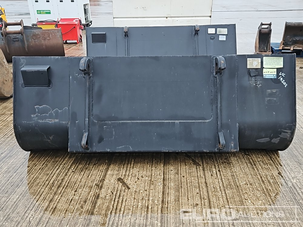 2024 Rhinox 90" Loading Bucket to suit Telehandler - Godet: photos 4 2024 Rhinox 90" Loading Bucket to suit Telehandler - Godet: photos 4