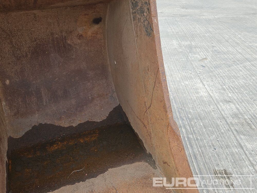 Godet 36" Digging Bucket: photos 10 Godet 36" Digging Bucket: photos 10